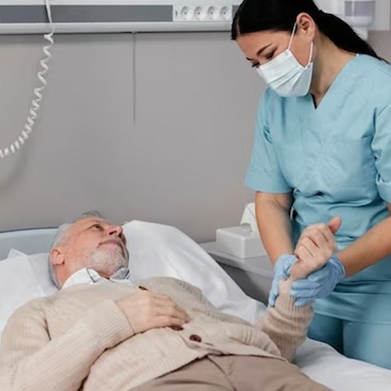 บริการจัดหาคนดูแลผู้สูงอายุ บริการจัดหาคนดูแลผู้สูงอายุ