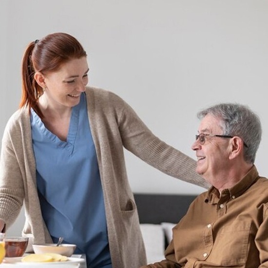 รับดูแลคนแก่ตามบ้าน รับดูแลคนแก่ตามบ้าน