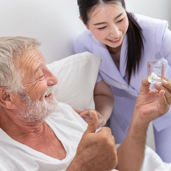 รับดูแลผู้ป่วยรายวัน - ศูนย์ส่งคนดูแลผู้สูงอายุ ผู้ป่วย-หิรัญรักบริบาล รับดูแลผู้ป่วยรายวัน - ศูนย์ส่งคนดูแลผู้สูงอายุ ผู้ป่วย-หิรัญรักบริบาล