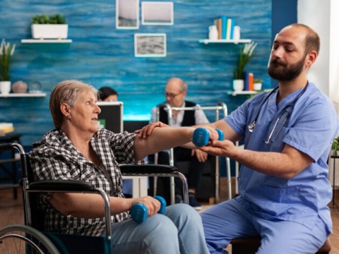 จ้างคนดูแลผู้สูงอายุ รายวัน-รายเดือน จ้างคนดูแลผู้สูงอายุ รายวัน-รายเดือน