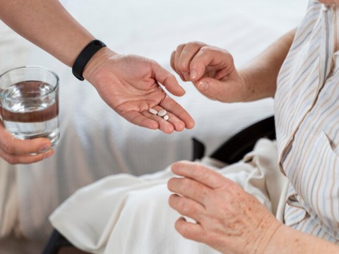 บริการจัดส่งพยาบาลดูแลผู้สูงอายุรายวัน บริการจัดส่งพยาบาลดูแลผู้สูงอายุรายวัน